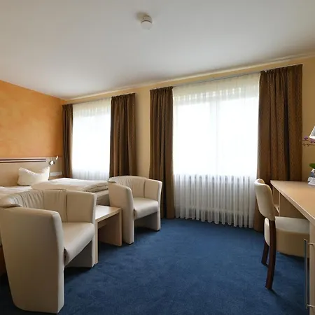 Hotell Apollo Garni 3*