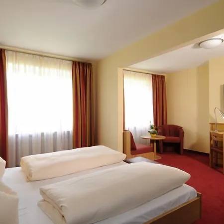 Apollo Garni Hotel 3*