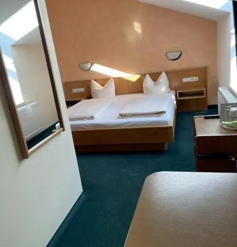 Apollo Garni 3* Regensburg