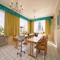 Apollo Garni Hotel